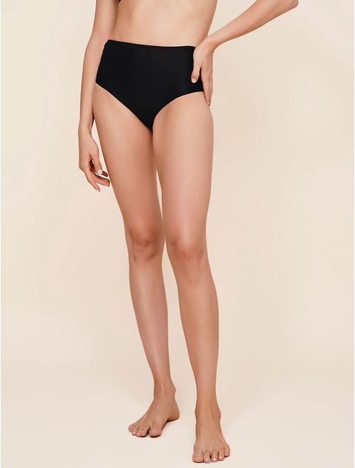 Hot Pants Lisos Keranas